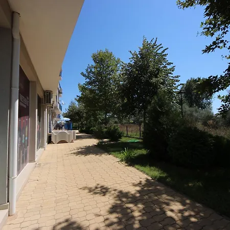 Sunny Day 4 - Menada Daire